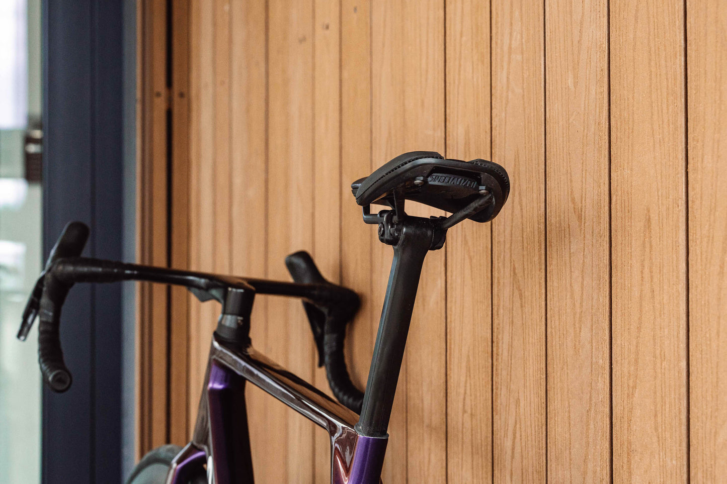 Specialized SWAT Saddle Mount Chipolo POP Holder + Chipolo POP Tracker