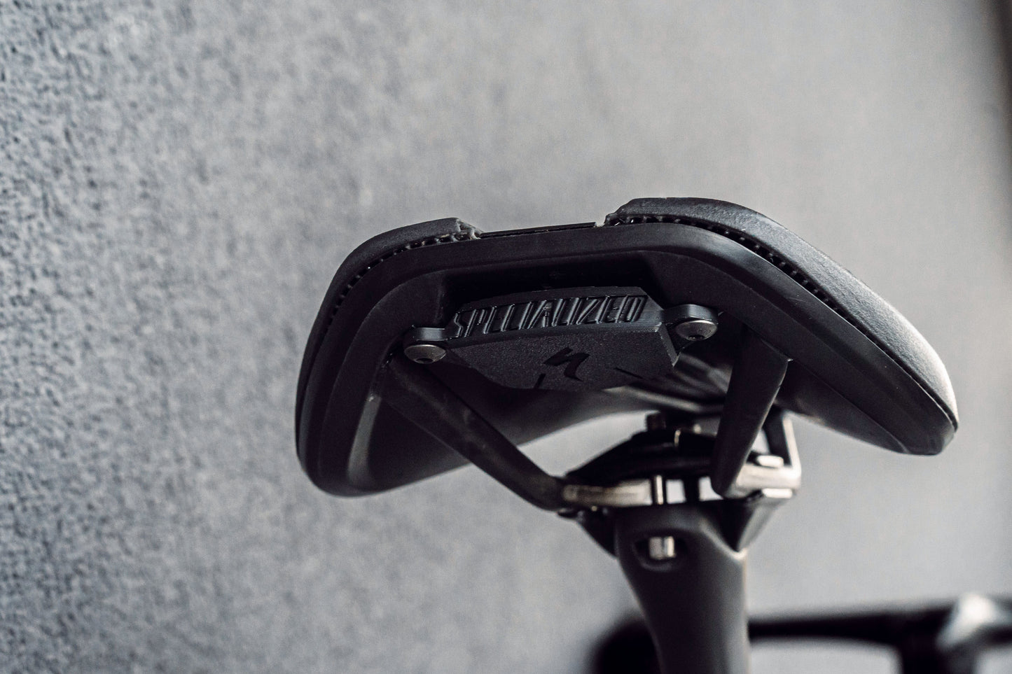 Specialized SWAT Saddle Mount Chipolo POP Holder + Chipolo POP Tracker